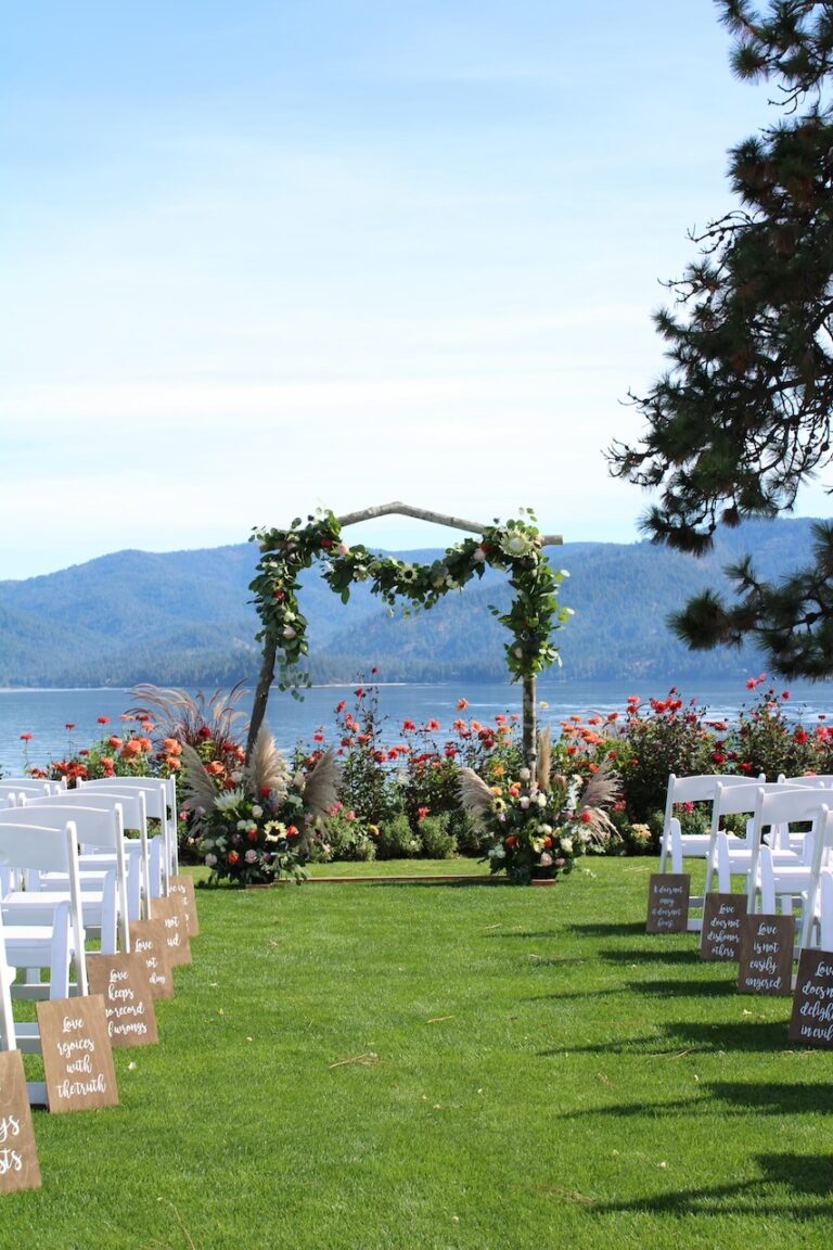 Hayden Lake Country Club Wedding Flowers